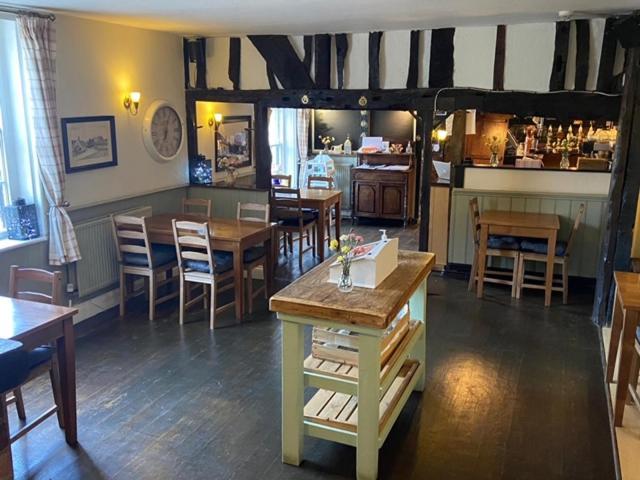 The White Hart Hotell Newenden Exteriör bild