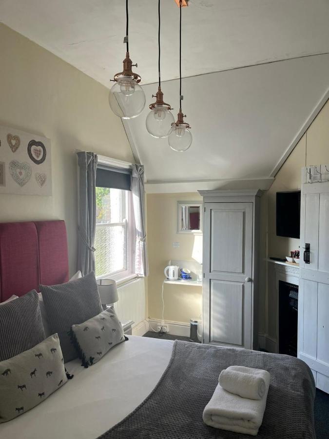 The White Hart Hotell Newenden Exteriör bild