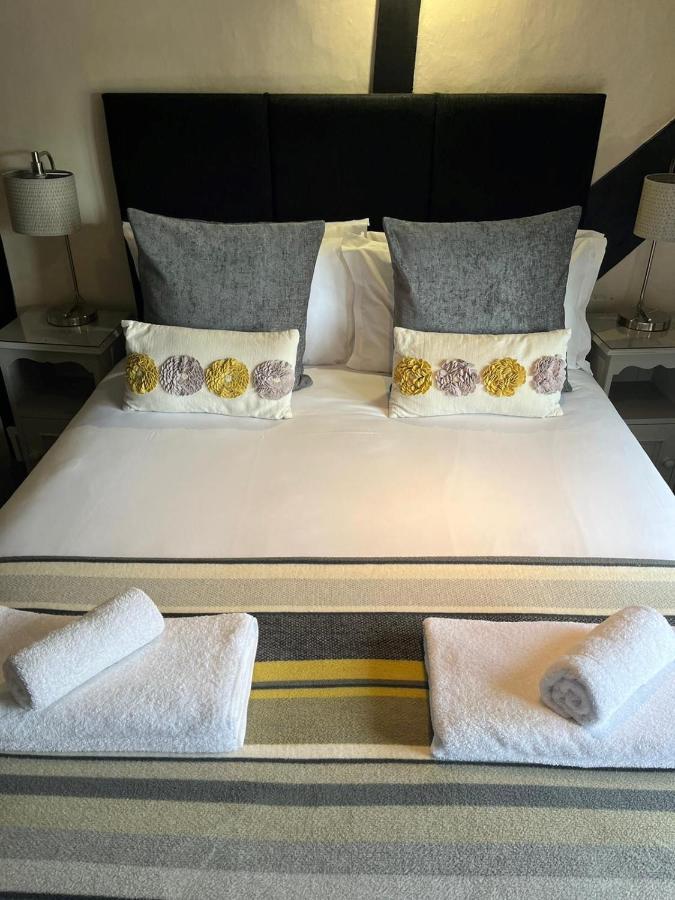 The White Hart Hotell Newenden Exteriör bild