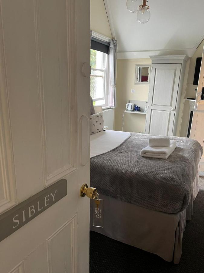 The White Hart Hotell Newenden Exteriör bild