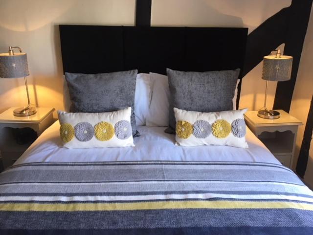 The White Hart Hotell Newenden Exteriör bild